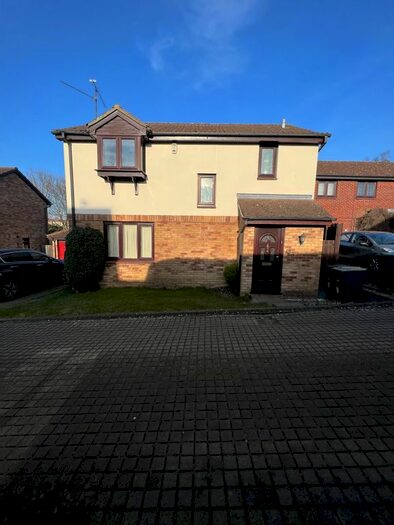 4 Bedroom Detached House To Rent In Bellerby Rise, Luton, LU4