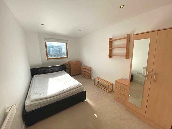 2 Bedroom Apartment To Rent In Magellan House Leeds Dock City Centre, LS10