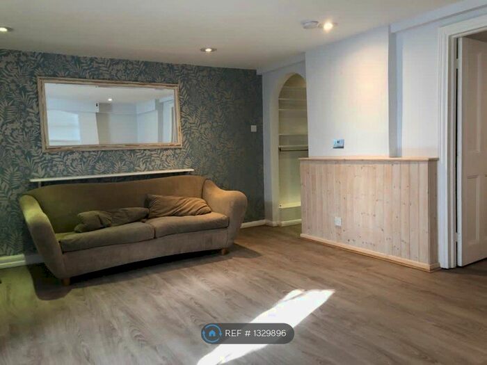 1 Bedroom Flat To Rent In Benthal Road, London, N16