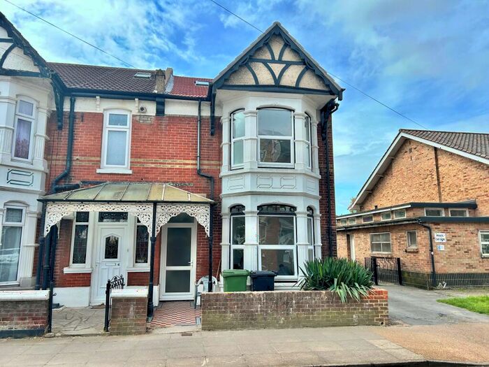 1 Bedroom Flat To Rent In Mayfield Road, Portsmouth, PO2
