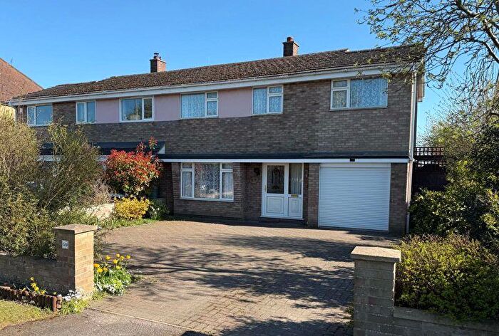 4 Bedroom Semi-Detached House For Sale In Bedford Road, Willington, MK44