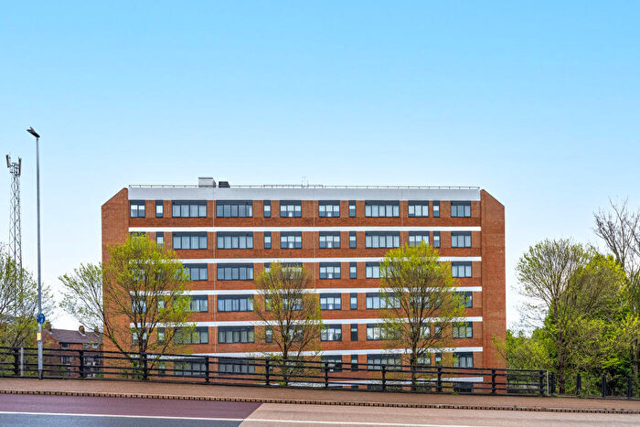 1 Bedroom Flat To Rent In Roebuck House, Roebuck Close, Portsmouth, City Of Portsmouth, PO6