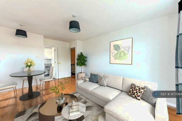 2 Bedroom Flat To Rent In Montana Gardens, London, SE26