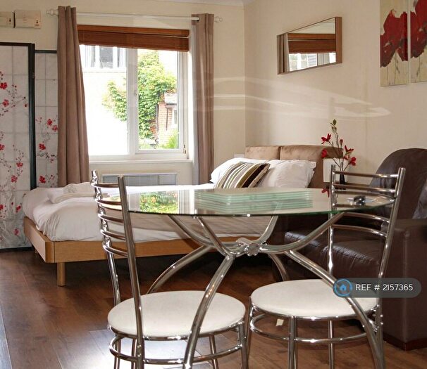 Studio To Rent In Cleveland Grove, Newbury, RG14