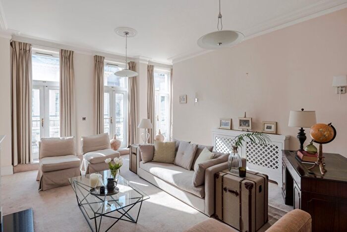 1 Bedroom Flat To Rent In Crusader House, Pall Mall, St James's, London, SW1Y