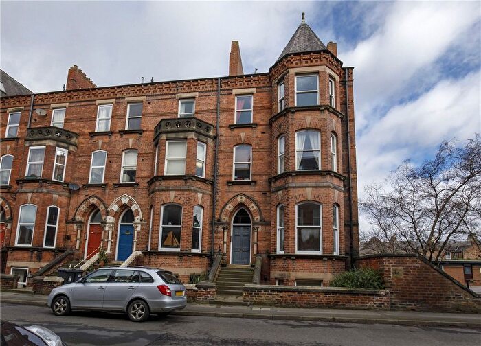 2 Bedroom Flat To Rent In Wenlock Terrace, York, North Yorkshire, YO10