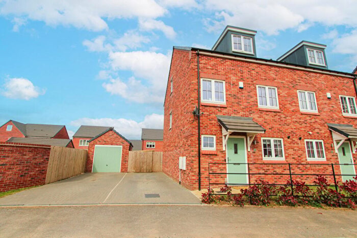 3 Bedroom Semi-Detached House For Sale In Bowen Drive, Armthorpe, Doncaster, DN3