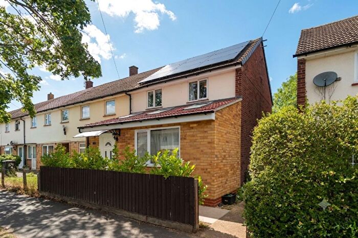 3 Bedroom Semi-Detached House For Sale In Campkin Road, Cambridge, CB4
