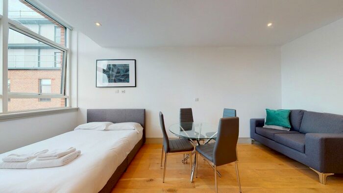 Studio To Rent In Lawrence Road, London, N15