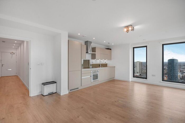 1 Bedroom Flat To Rent In Great Eastern Road London, E15