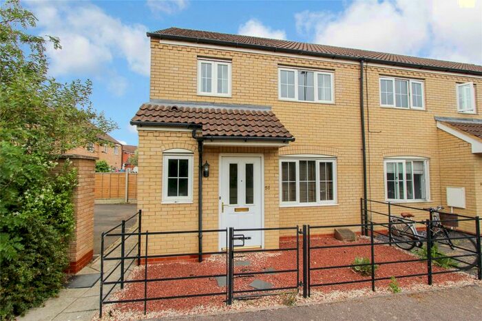 3 Bedroom End Of Terrace House To Rent In The Glades, Huntingdon, Cambridgeshire, PE29