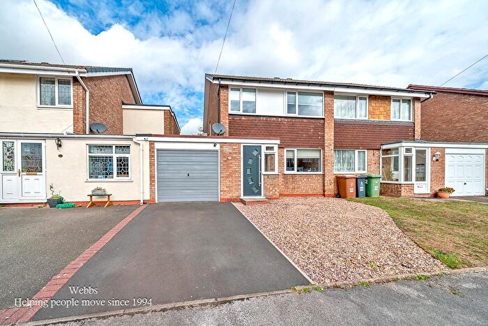 3 Bedroom Semi-Detached House For Sale In Honiton Way, Walsall, WS9