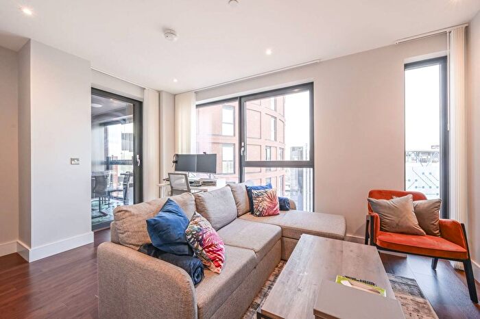 1 Bedroom Flat For Sale In Avalon Point, Docklands, London, E14