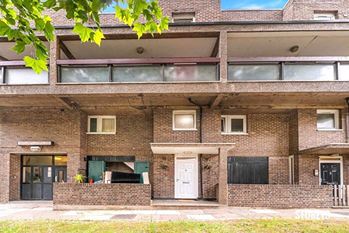 4 Bedroom Duplex For Sale In Hackney Road, Shoreditch, London, E2 - Photo 3