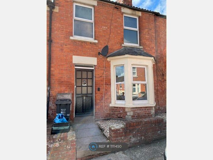 3 Bedroom Terraced House To Rent In Victoria Road, Yeovil, BA21