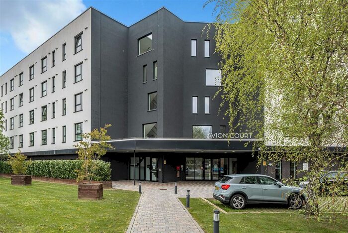 Studio To Rent In London Road, Crawley, RH10