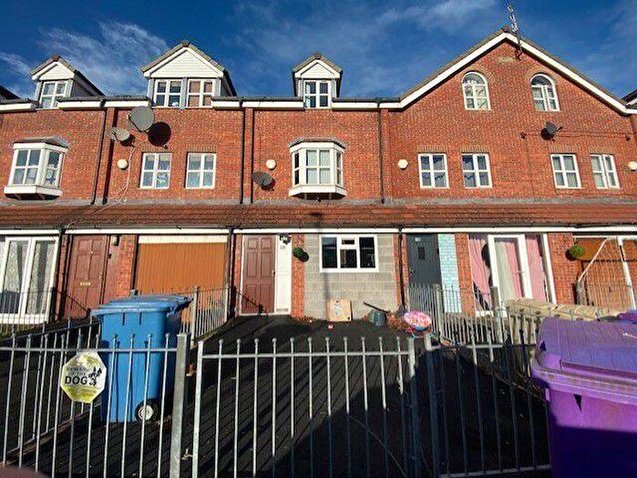 4 Bedroom Town House For Sale In William Henry Street, Liverpool, Merseyside, L3