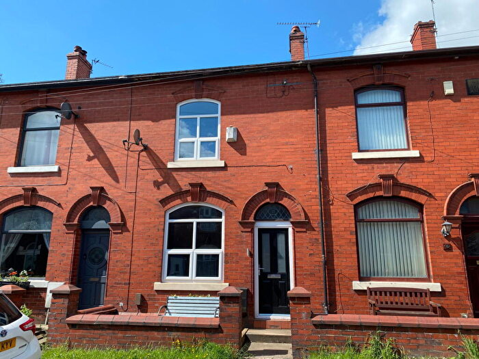 2 Bedroom Terraced House For Sale In Glen Grove, Royton, Oldham, OL2