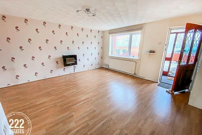 3 Bedroom Semi-Detached House To Rent In Bewsey Road, Warrington, WA2