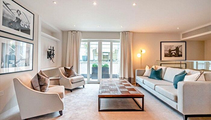 2 Bedroom Flat To Rent In Duke Street, Mayfair, London, W1K