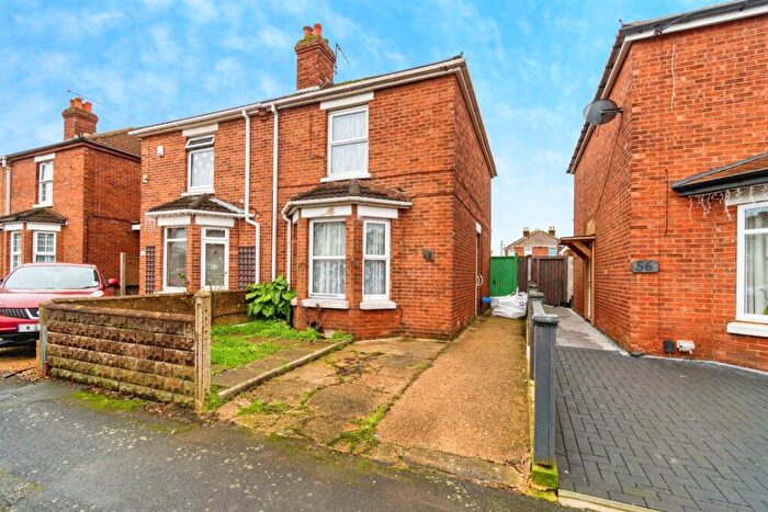 3 Bedroom Semi-Detached House For Sale In Steuart Road, Southampton, SO18