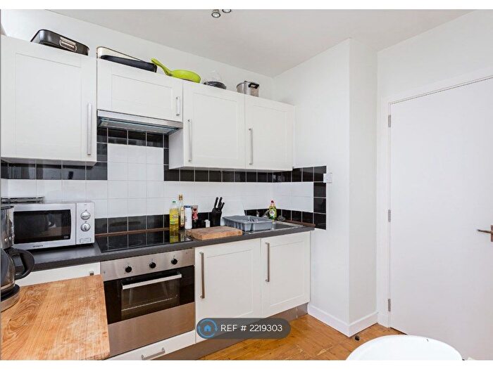 1 Bedroom Flat To Rent In Lyon Street, Dundee, DD4