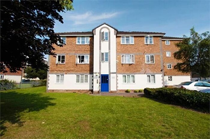 2 Bedroom Flat To Rent In Tennyson Close, Enfield, EN3