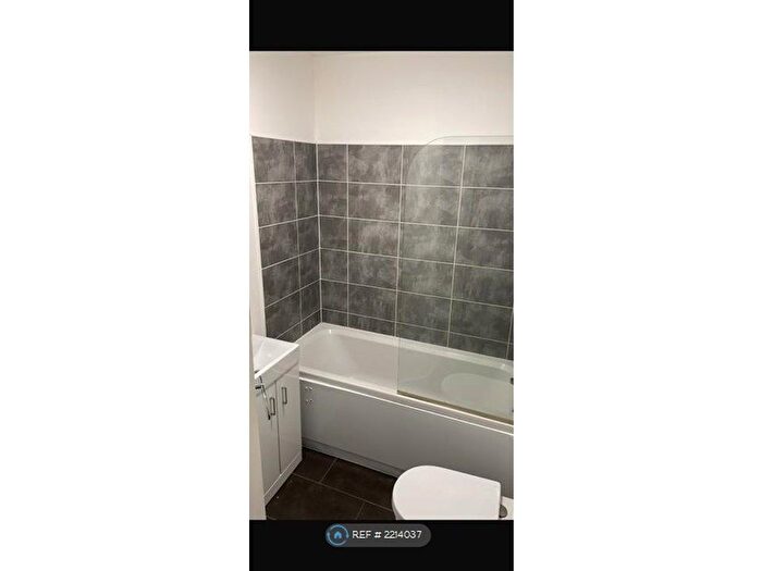 2 Bedroom Flat To Rent In Templefields House, Harlow, CM20