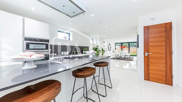 4 Bedroom Town House To Rent In Priory Road, Crouch End, London, N8
