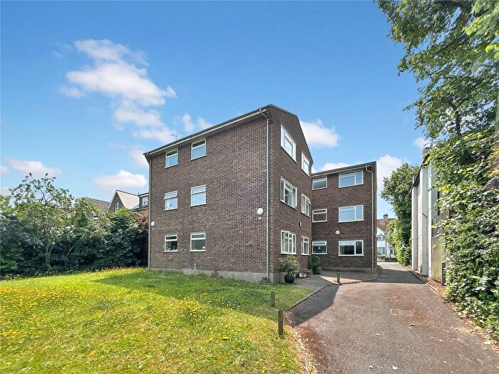 2 Bedroom Flat For Sale In Granville Road, Sidcup, Kent, DA14