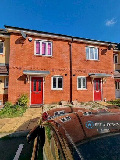 2 Bedroom Terraced House To Rent In Oxlade Drive, Slough, SL3