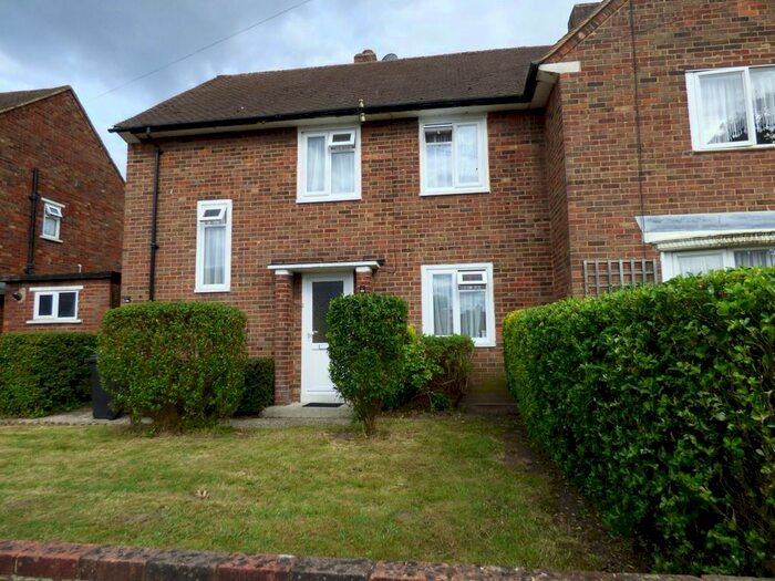 3 Bedroom End Of Terrace House To Rent In Faringdon Avenue, Bromley, BR2
