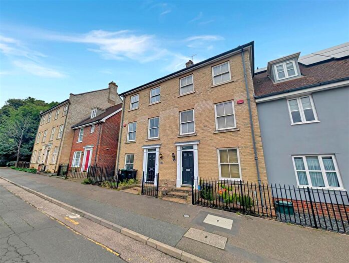 4 Bedroom Town House To Rent In Mile End Road, North Colchester, CO4
