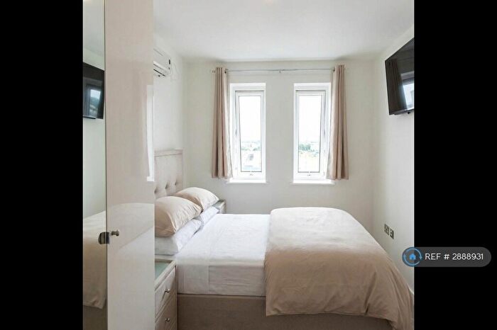 2 Bedroom Flat To Rent In Central House, London, E15
