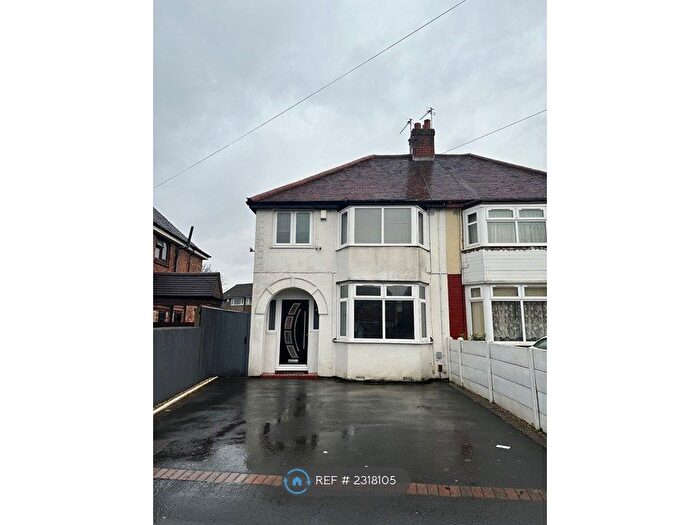 3 Bedroom Semi-Detached House To Rent In Coneygree Road, Tipton, DY4