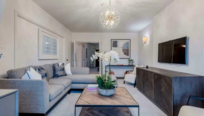 5 Bedroom Flat To Rent In Park Road, St Johns Wood, NW8