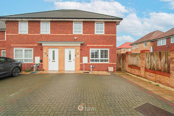 3 Bedroom Semi Detached House For Sale In Davy Road, New Rossington, Doncaster, DN11
