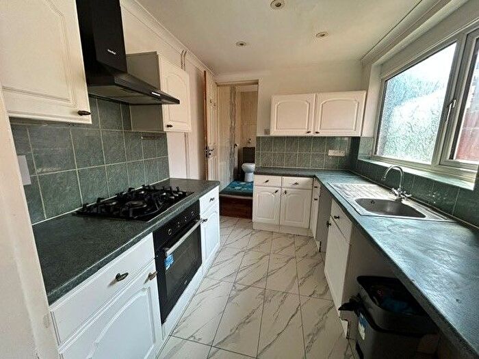 2 Bedroom Terraced House To Rent In St. Pauls Road, Luton, LU1