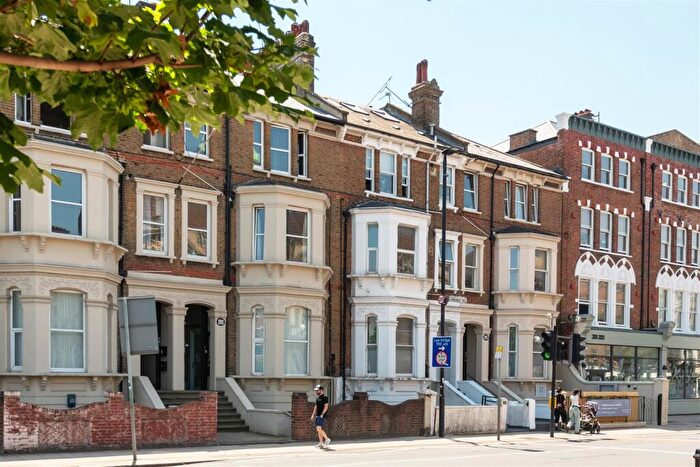 1 Bedroom Flat To Rent In Lavender Hill, London, SW11