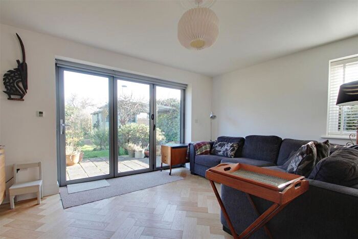 1 Bedroom Flat To Rent In Rosebery Avenue, Goring-By-Sea, Worthing, BN12