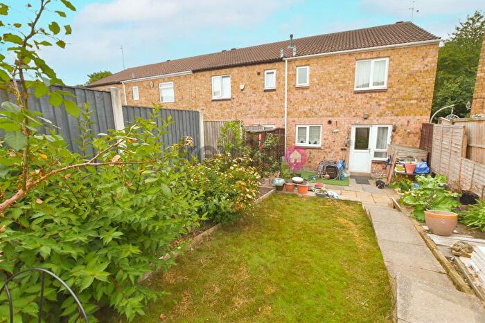3 Bedroom Terraced House For Sale In Clayton Hollow, Waterthorpe, Sheffield, S20