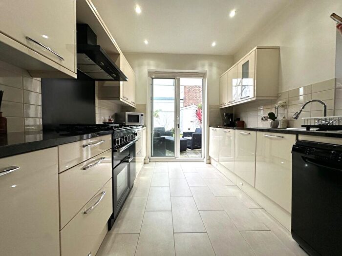 3 Bedroom Terraced House For Sale In Dunbar Road, Southsea, Portsmouth, PO4