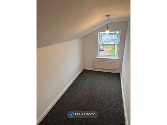 4 Bedroom Terraced House To Rent In Albert Street, Burton-On-Trent, DE14