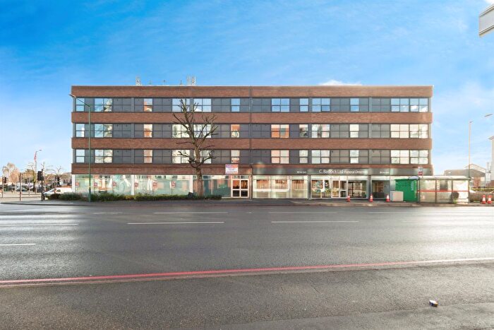 2 Bedroom Flat For Sale In Stratford Road, Shirley, Solihull, B90