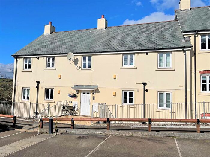 2 Bedroom Apartment For Sale In Long Meadow View, Fowey, PL23