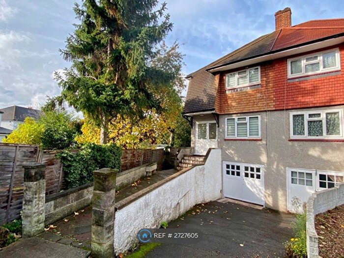 2 Bedroom Semi Detached House To Rent In Yewdale Close, Bromley, BR1