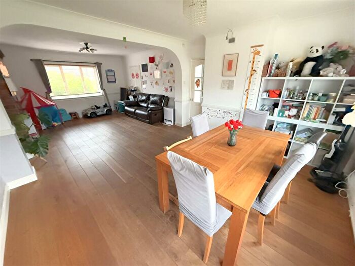 6 Bedroom Detached House For Sale In Main Street, Langar, NG13