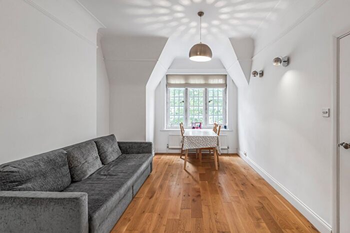 2 Bedroom Flat To Rent In Hornton Street, Kensington And Chelsea, London, W8