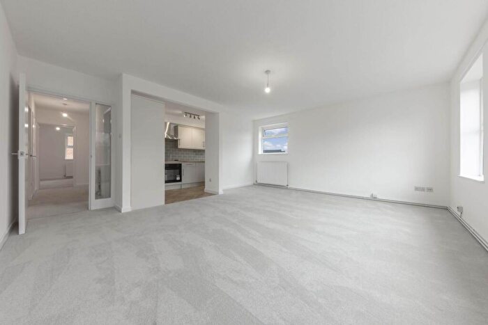 2 Bedroom Apartment For Sale In The Driftway, Sheringham, NR26