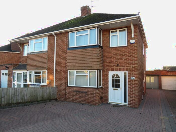 3 Bedroom House To Rent In Landor Road, Whitnash, Leamington Spa, CV31